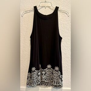 Adrianna Papell black w/ white embroidered Sleeveless Tank Top size Medium